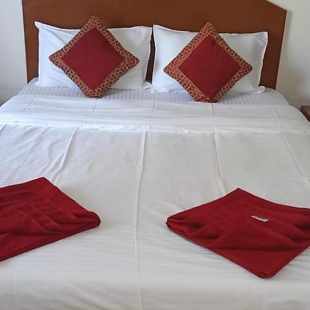 Pebbles Guesthouse Анжуна Экстерьер фото
